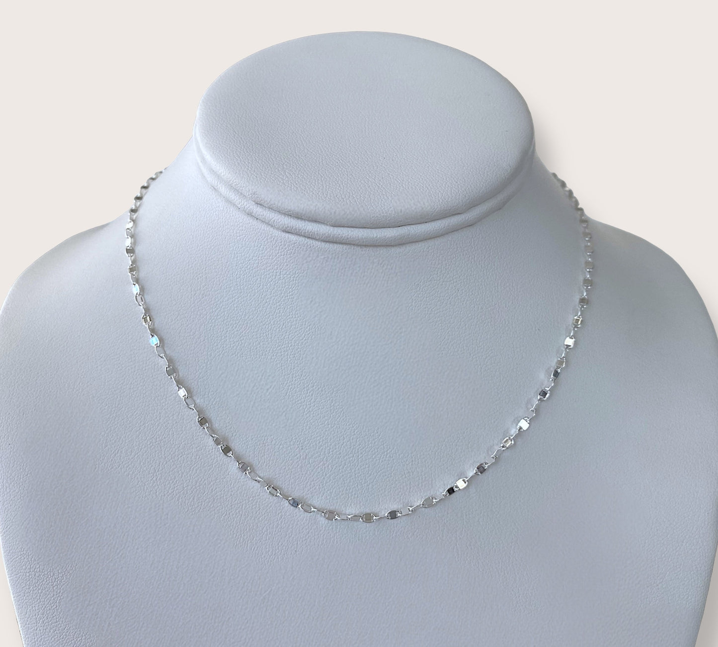 Close up or Silver Mirror Chain Necklace.