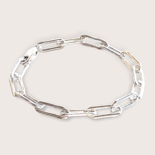 Solid 925 Sterling Silver Paperclip Chain Bracelet, Necklace (not hollow, not plated, genuine 925 Italy Silver). Women's, Men's Silver Chains
This exquisite Elongated Rectangle Cable Chain is designed for durably and great for everyday wear. The shiny long oval links are made with a luxurious Italian silver and a sturdy large lobster clasp for easy on/off. Truly a jewelry box must-have staple. Perfect for layering or stacking with other chains or worn as a standalone piece.