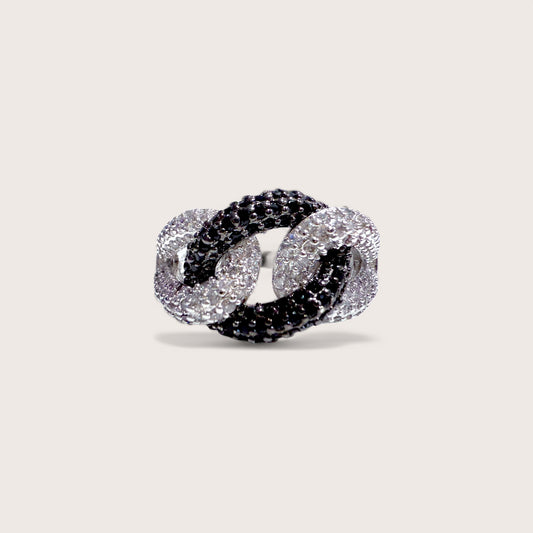 Front of 925 Sterling Silver Interlocking chain link rings with , black and clear CZ Stones 