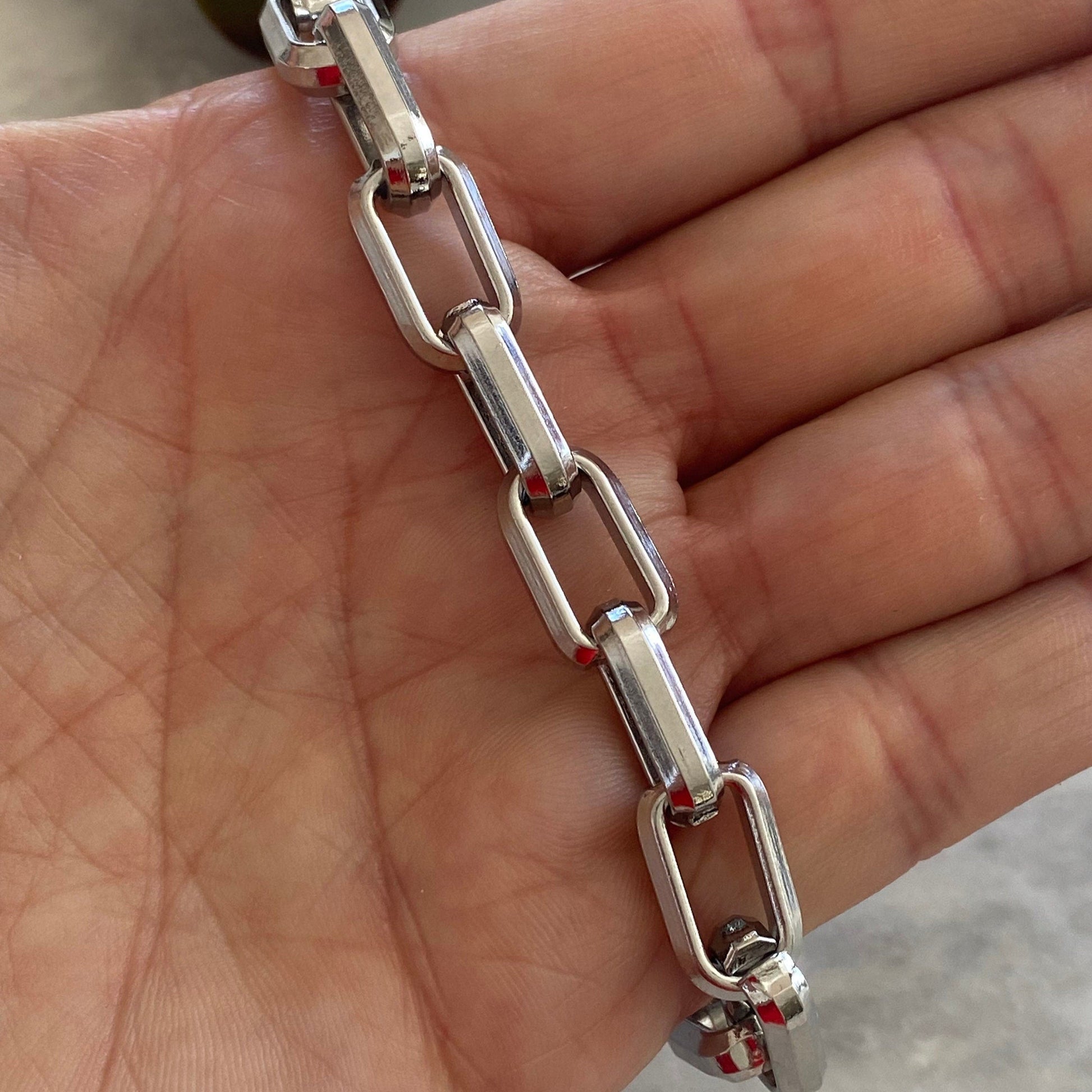 Close up of links in hand