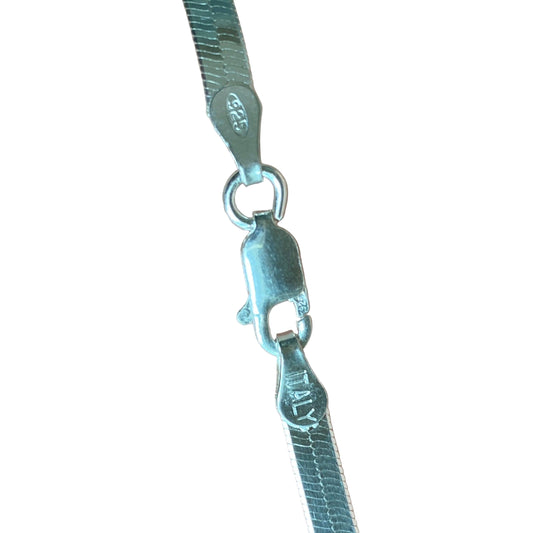 Close-up of 3mm sterling silver bracelet clasp detail