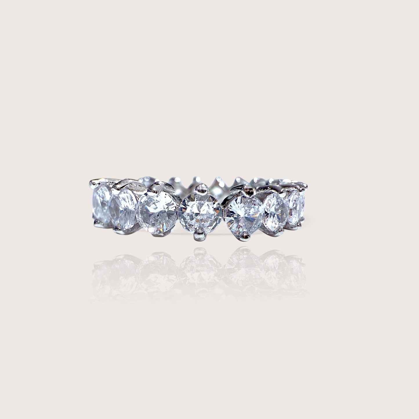 close up of sterling-silver-cz-eternity-band-5mm
